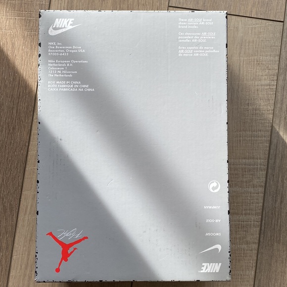 Air Jordan 4 retro( GS) just wear two times. Very good condition. - Picture 13 of 13